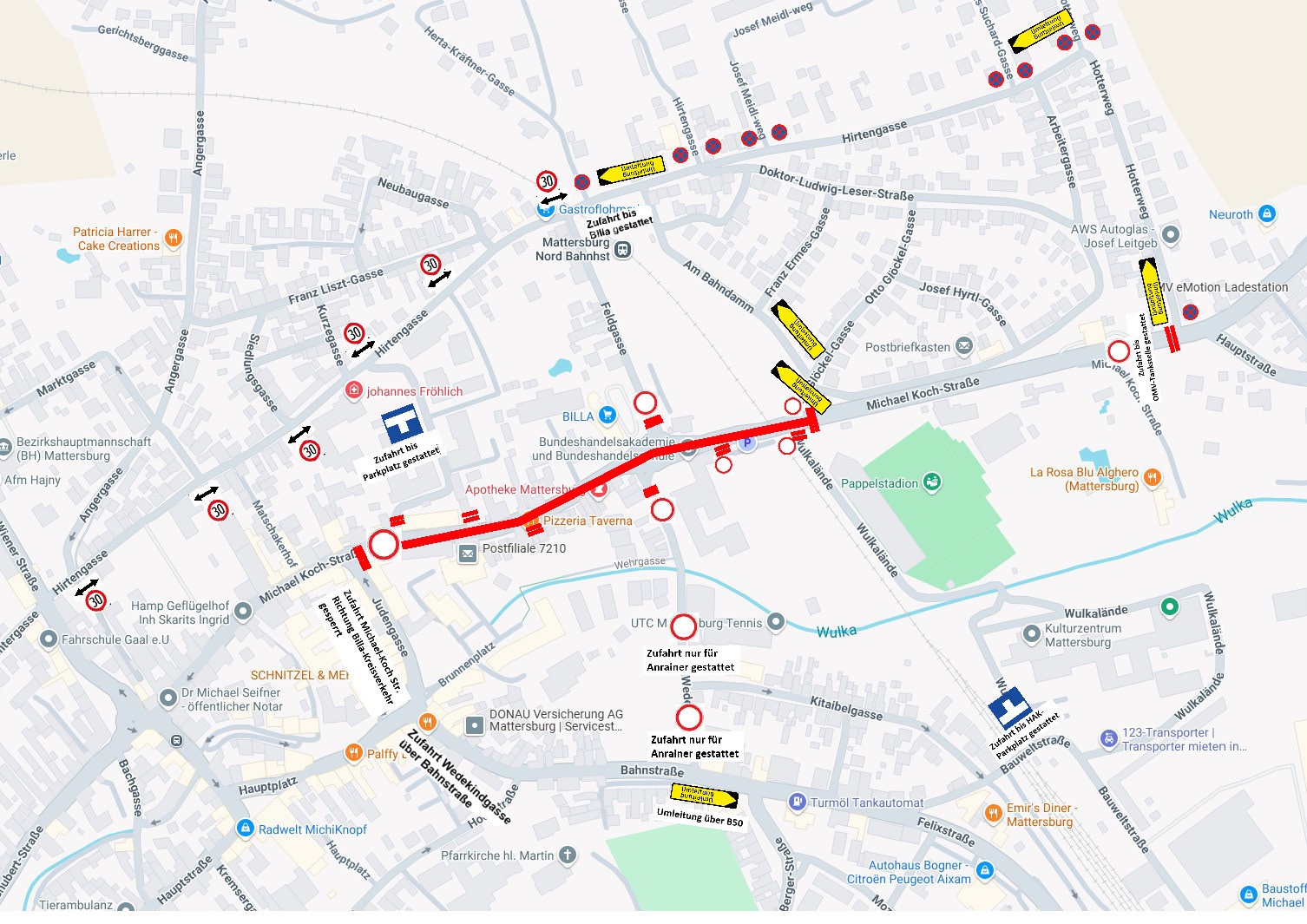 Kartendarstellung des gesperrten Abschnitts der Michael Koch-Straße in Mattersburg im Zuge von Asphaltierungsarbeiten. Der gesperrte Bereich ist rot markiert und reicht von der Kreuzung Michael Koch-Straße / Otto Glöckel-Gasse bis zur Kreuzung Michael Koch-Straße / Judengasse. Umleitungen und Zufahrtsbeschränkungen für Anrainer:innen sind eingezeichnet. Umleitungsstrecken führen über den Hotterweg, Am Bahndamm, Hirtengasse und Bahnstraße. Sperrhinweise, Einbahnregelungen sowie Geschwindigkeitsbeschränkungen (30 km/h) sind ebenfalls ersichtlich.